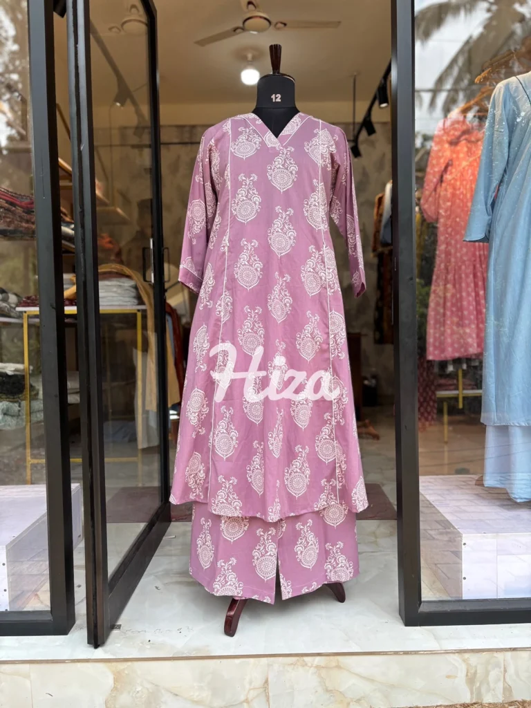 a dress form wearing a A-line maternity kurthi and palazo -online maternity wear in kerala