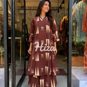 A women wearing a nursing codset online maternity wear in kerala