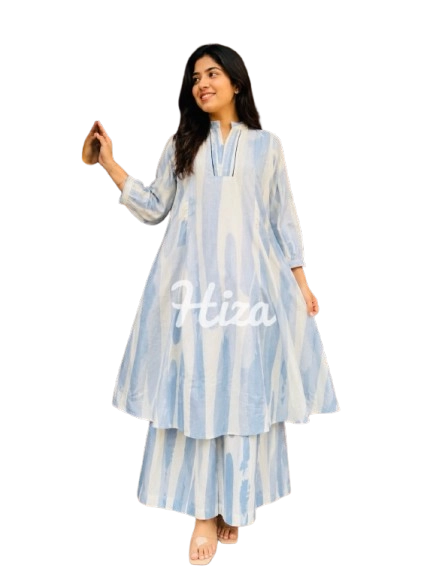 awomen wearing white and blue compination maternity codset online maternity wear in kerala